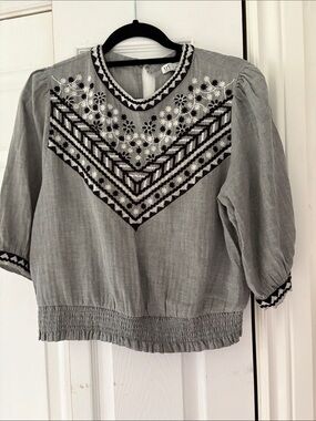 Zara Gray Embroidered V-Neck Peasant Blouse